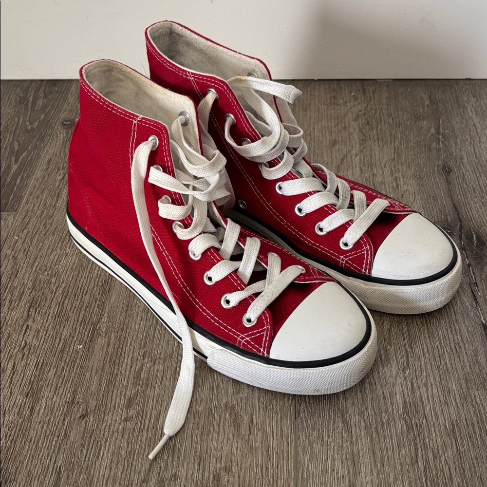 Women’s High Top Lace Up Canvas Sneaker - Picture 2 of 6